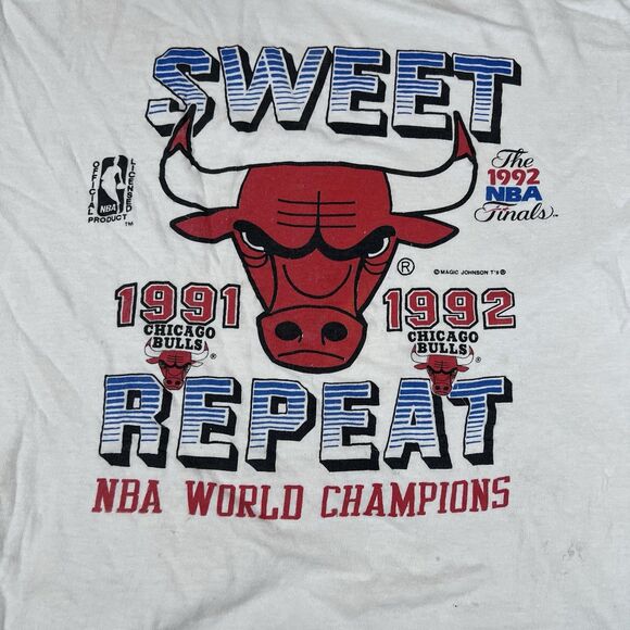 Vintage Chicago Bulls NBA Champions 1991 1992 Sweet Repeat T-Shirt Size Large - Picture 2 of 10